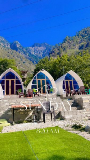 Vintage Vista Camps